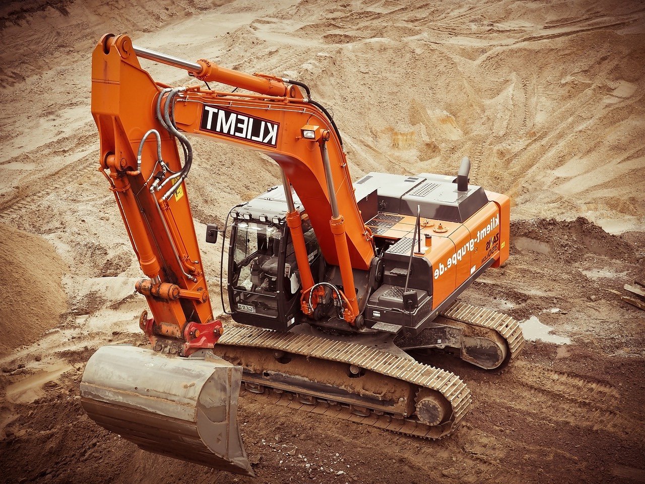excavator-1174428_1280-1